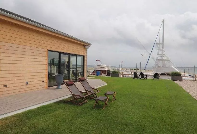 Otel The Shoals Suites & Slips