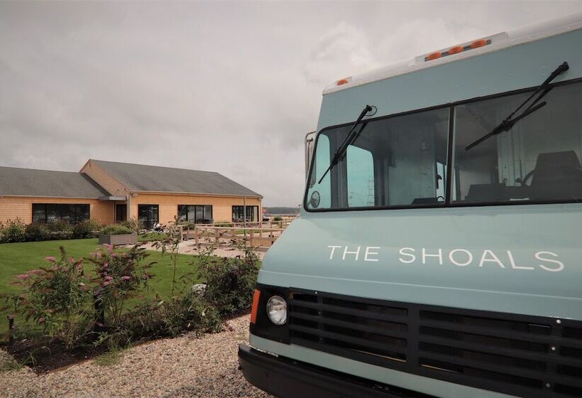 בית מלון כפרי The Shoals Suites & Slips