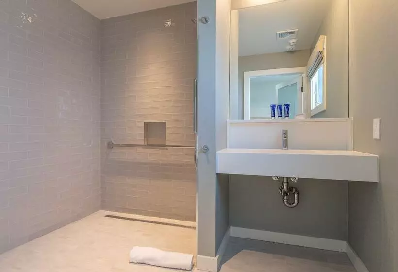 Otel The Shoals Suites & Slips