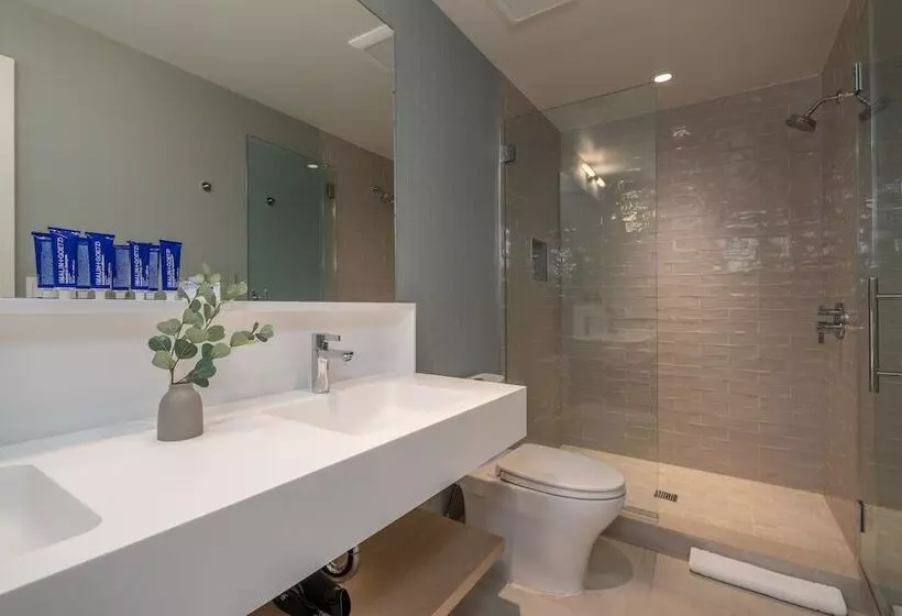 Otel The Shoals Suites & Slips