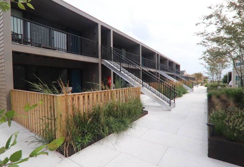 בית מלון כפרי The Shoals Suites & Slips