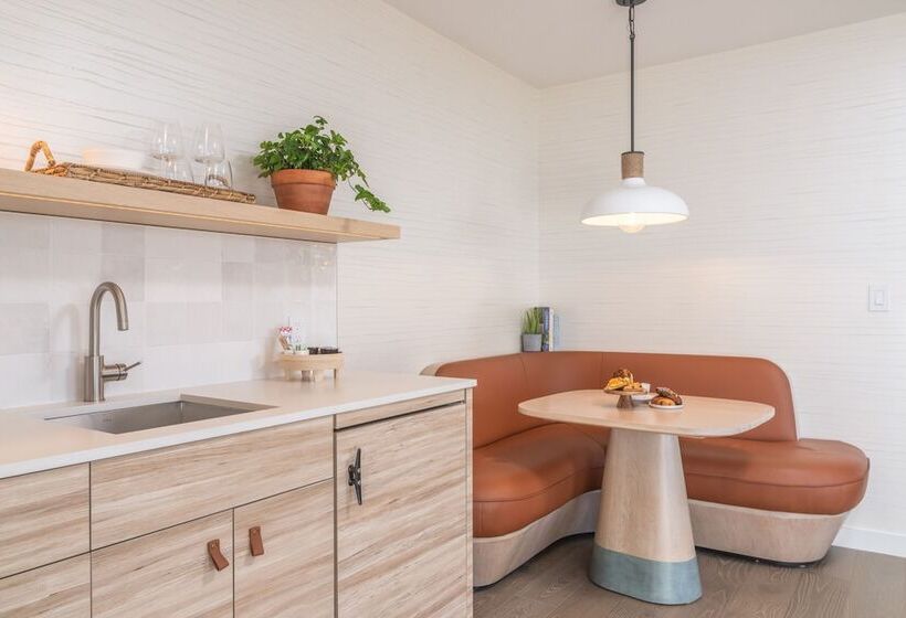 בית מלון כפרי The Shoals Suites & Slips