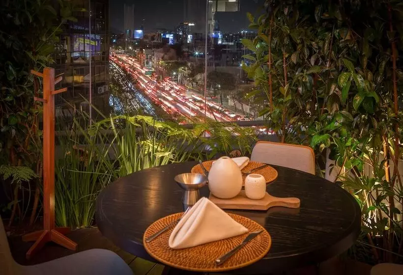 ホテル Suites Contempo