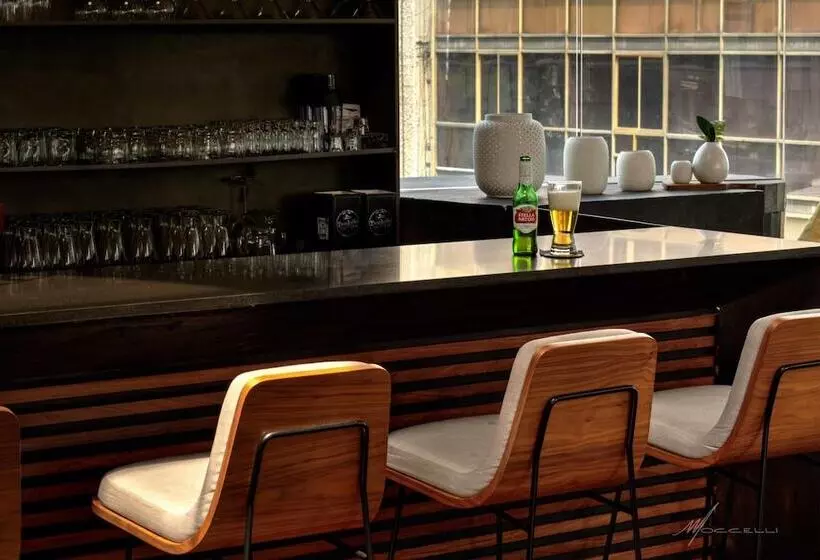 ホテル Suites Contempo