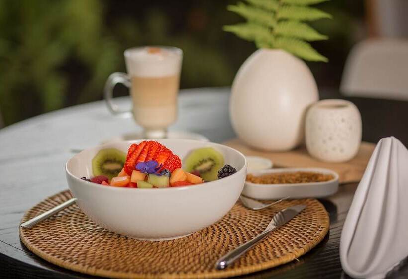 Отель Suites Contempo