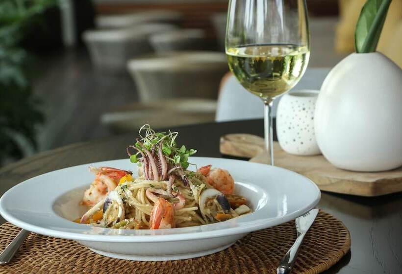 Отель Suites Contempo