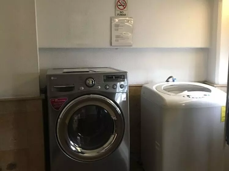 ホテル Suites Contempo