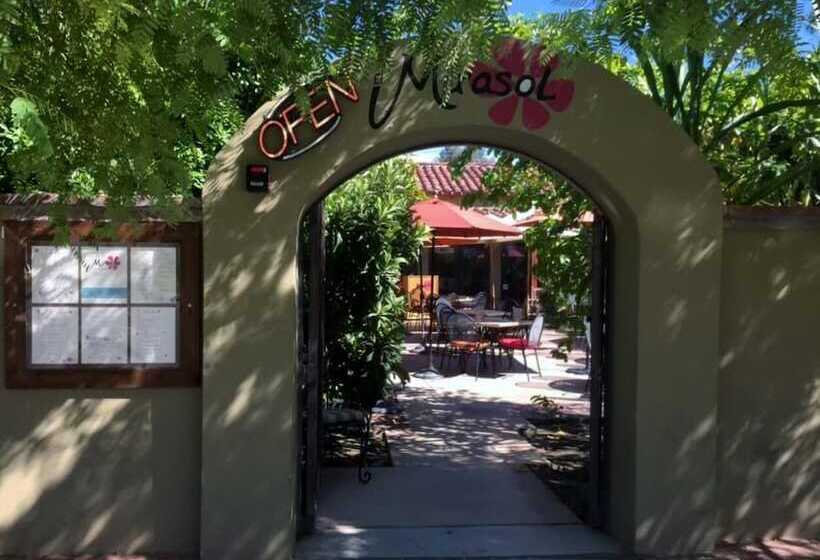 منتجع Los Arboles