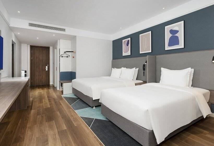 فندق Holiday Inn Express Xining Railway Station, An Ihg