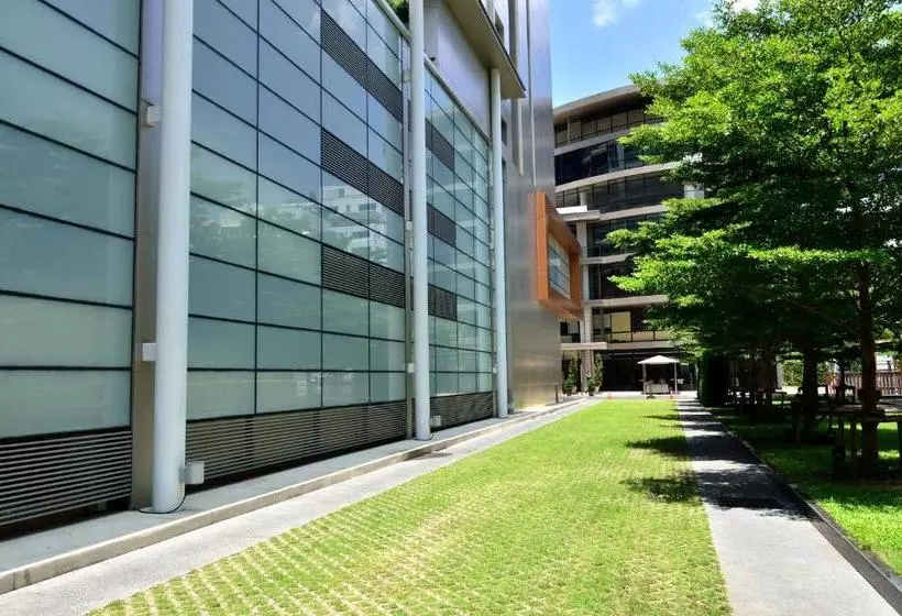 هتل Aetas Residence