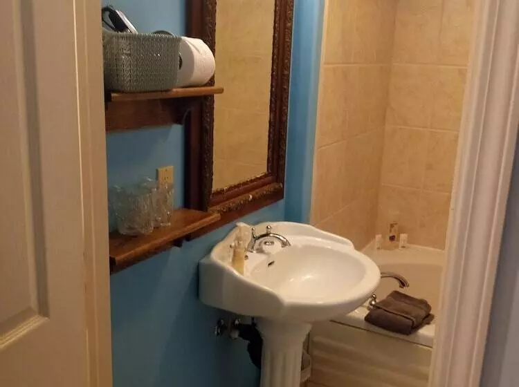 Отель All Seasons Groveland Inn