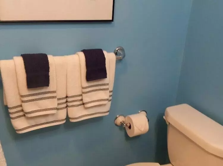 Отель All Seasons Groveland Inn