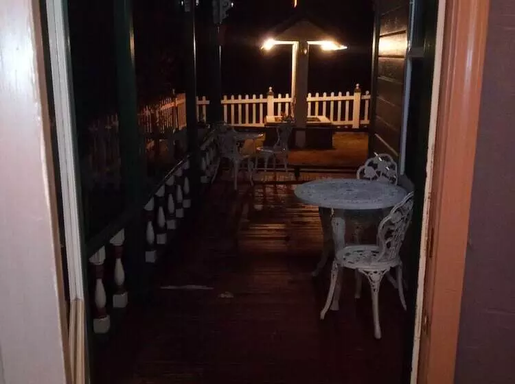 Отель All Seasons Groveland Inn