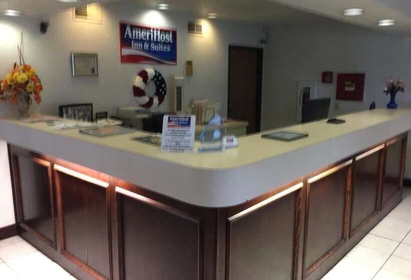 Отель Amerihost Inn & Suites Fulton