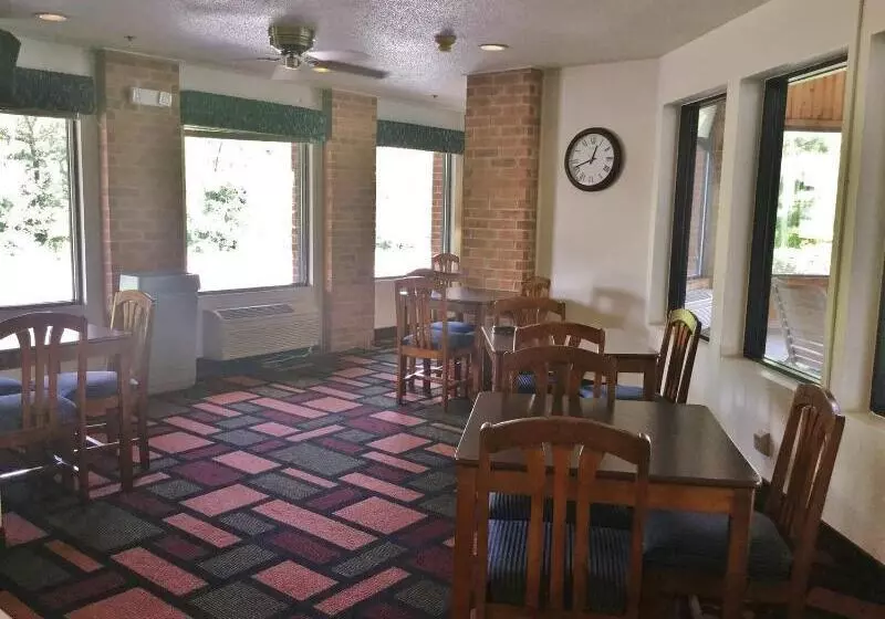 호텔 Amerihost Inn & Suites Fulton