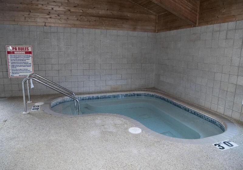 בית מלון כפרי Baymont By Wyndham Waupun