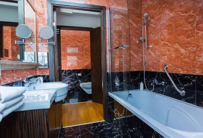 Best Western Plus Hotel Arcadia