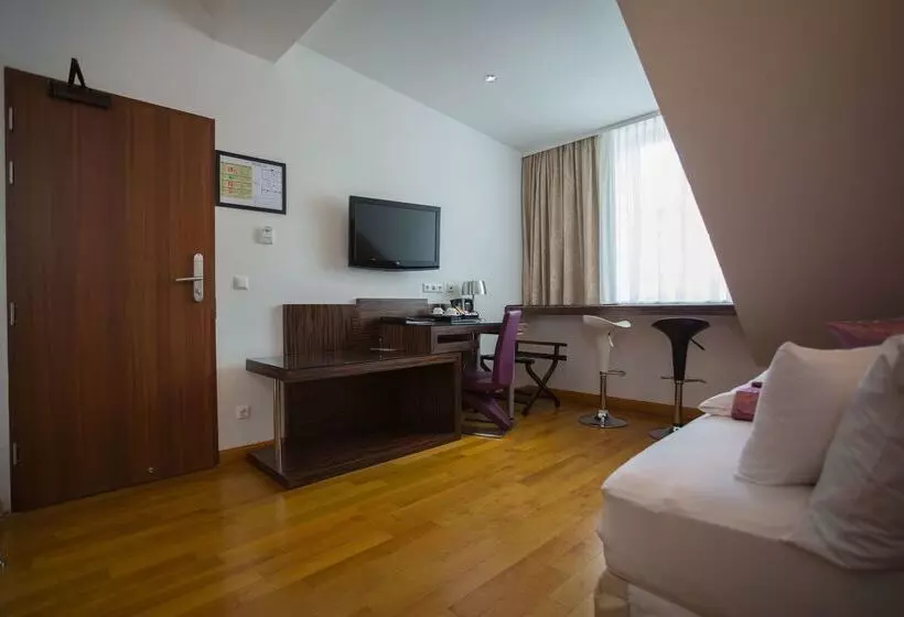 Best Western Plus Hotel Arcadia