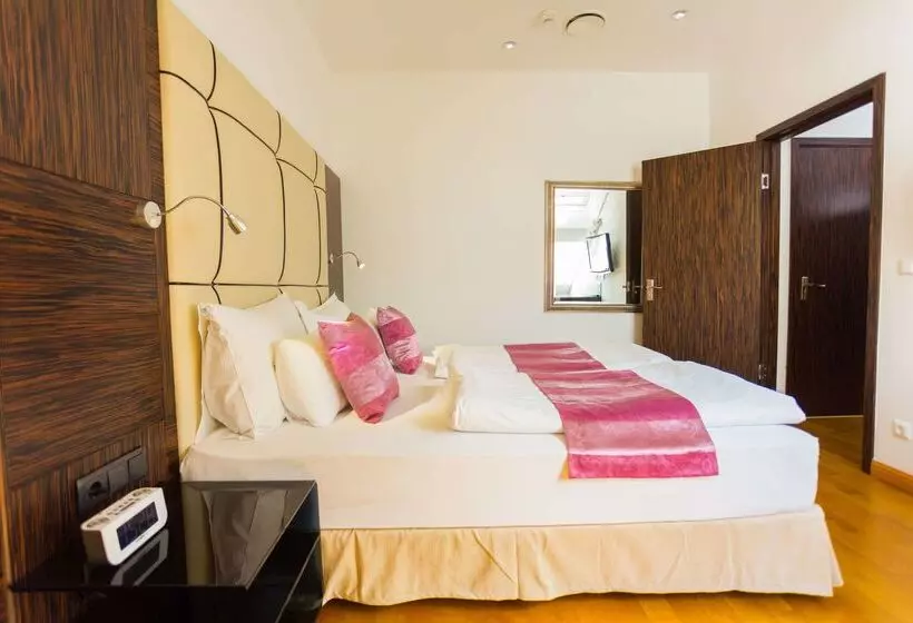 Best Western Plus Hotel Arcadia