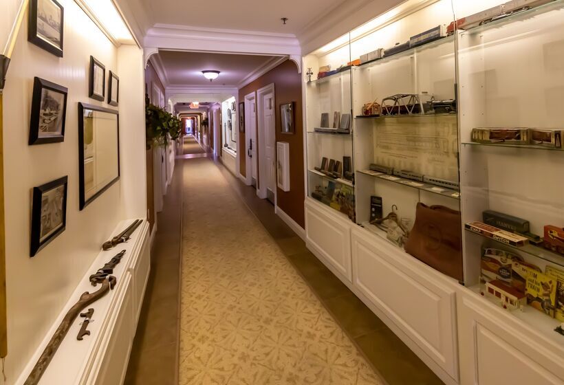 فندق Depot Inn & Suites