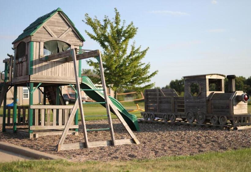 فندق Depot Inn & Suites