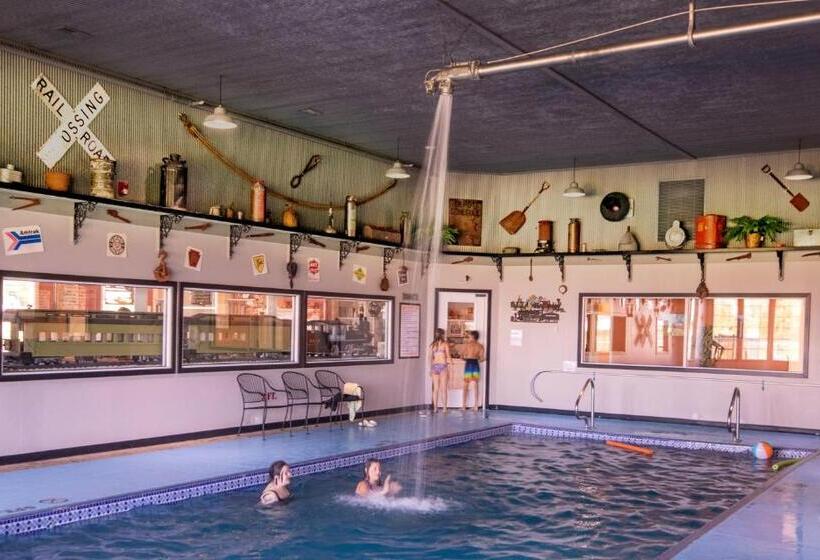 فندق Depot Inn & Suites