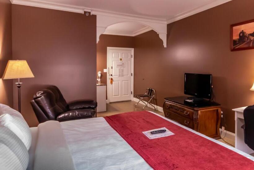 فندق Depot Inn & Suites