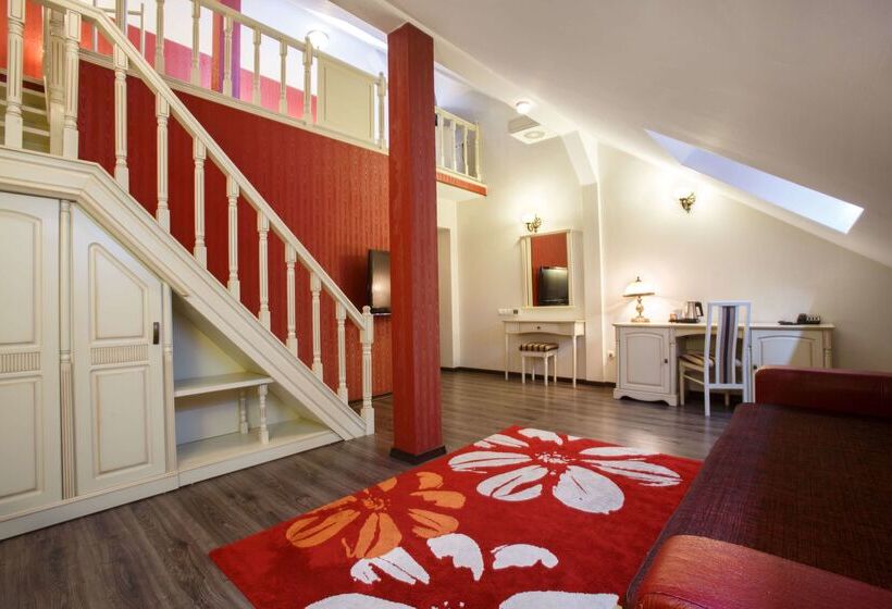 Doubletree By Hilton Hotel Sighisoara   Cavaler