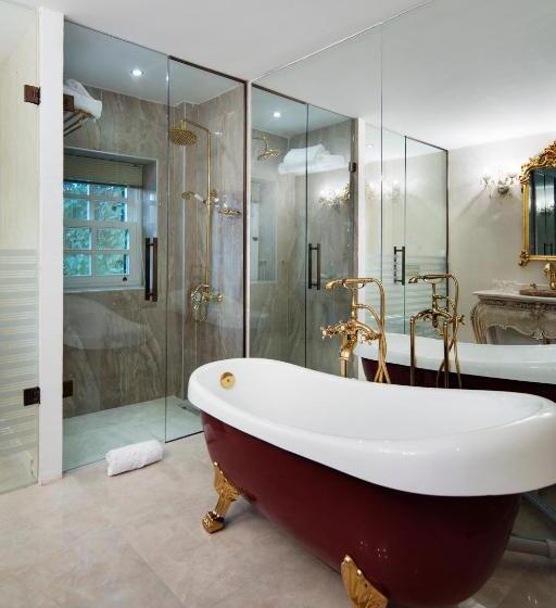 هتل Elegance East