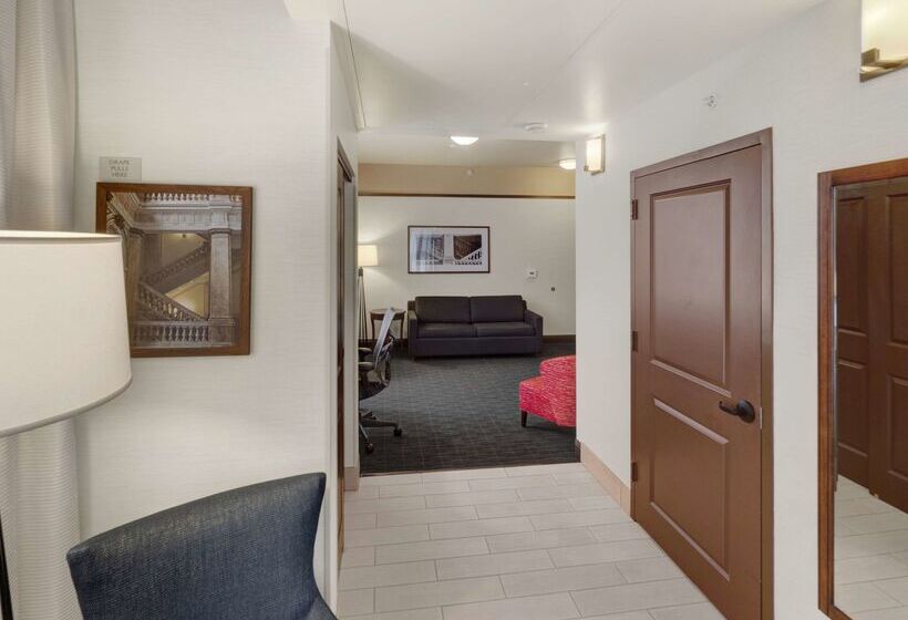 فندق Hilton Garden Inn Milwaukee Downtown