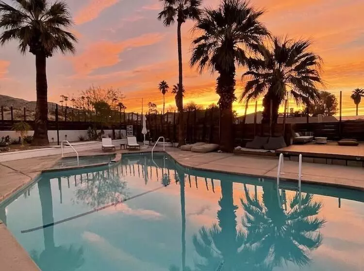 Miracle Manor Boutique Hotel & Spa