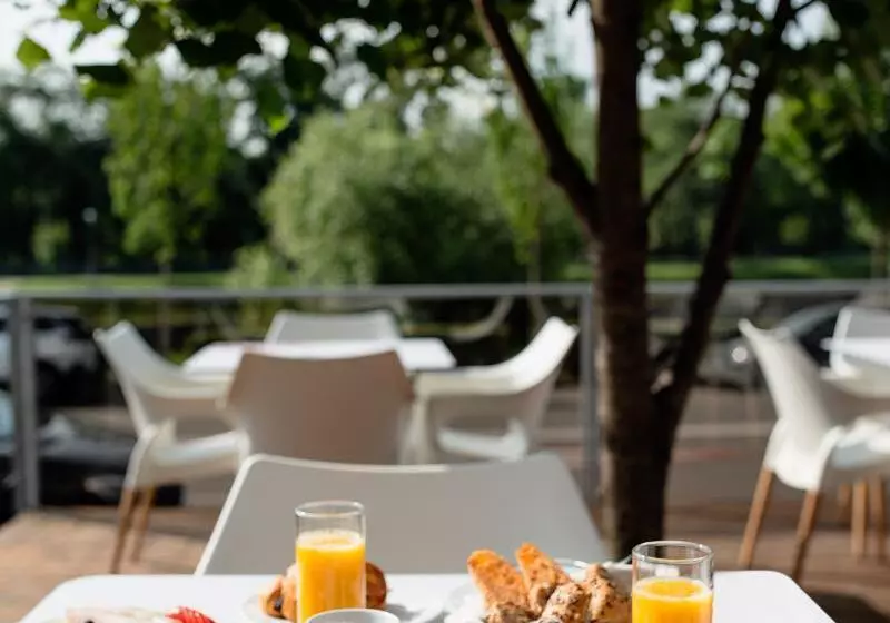 Отель River Park