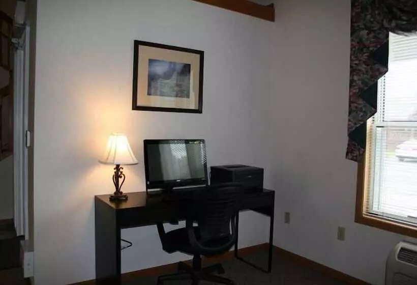 호텔 River Valley Inn & Suites