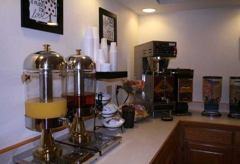 בית מלון כפרי River Valley Inn & Suites