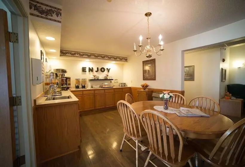 호텔 River Valley Inn & Suites