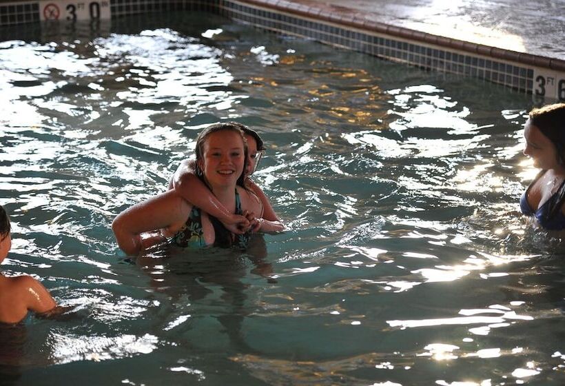 בית מלון כפרי River Valley Inn & Suites