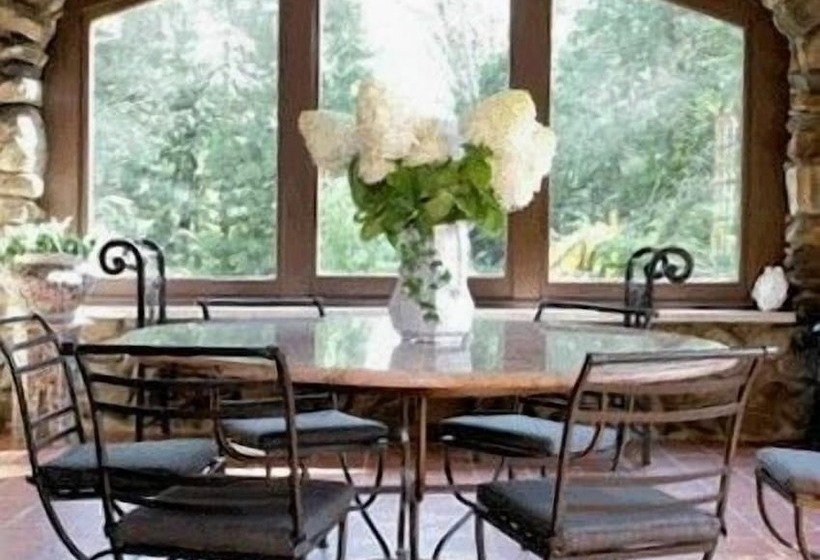 فندق Rock Hall Luxe Lodging