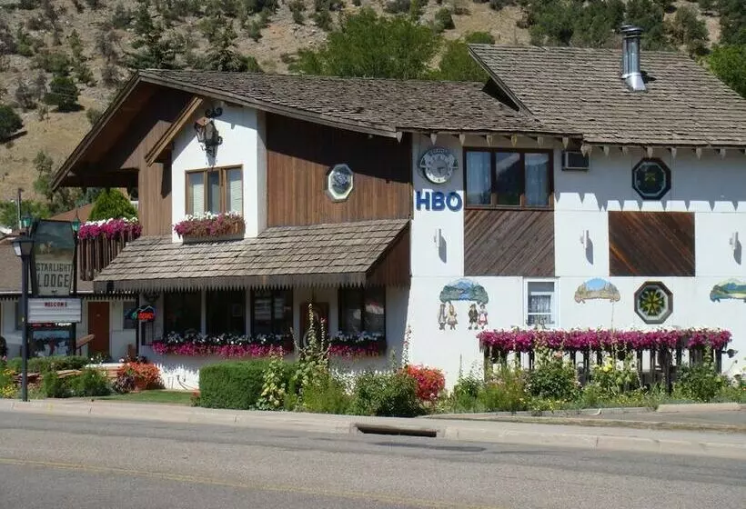 فندق Starlight Lodge