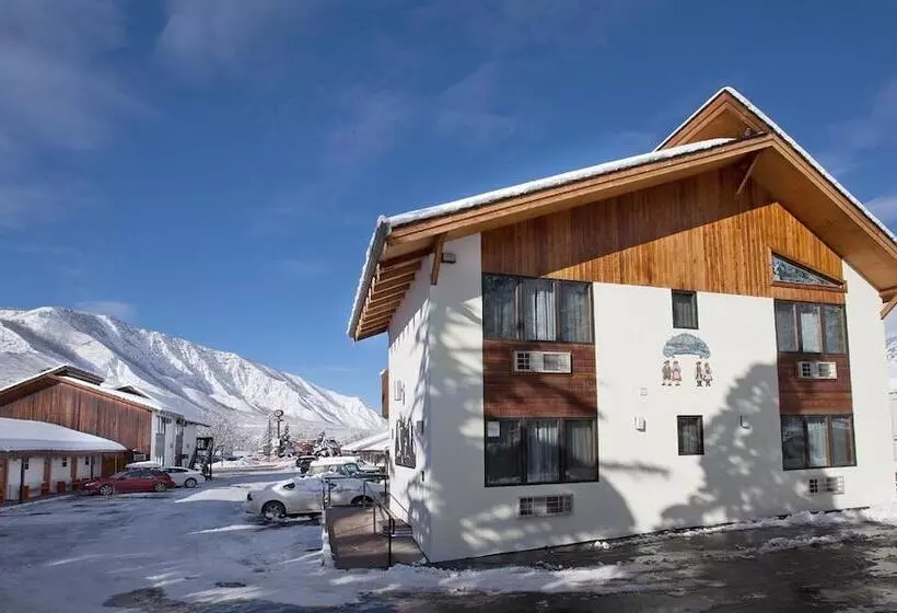 فندق Starlight Lodge