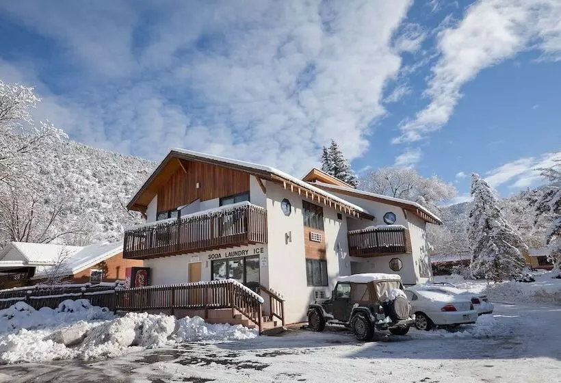 فندق Starlight Lodge