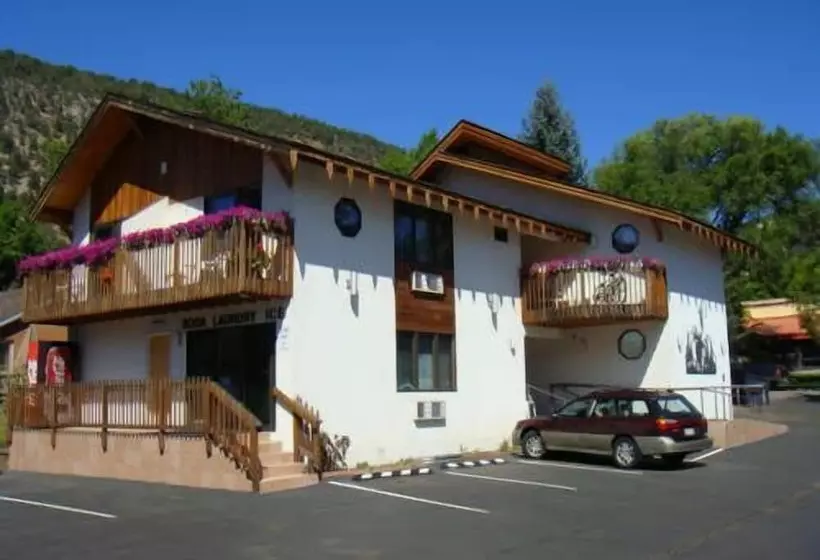 فندق Starlight Lodge