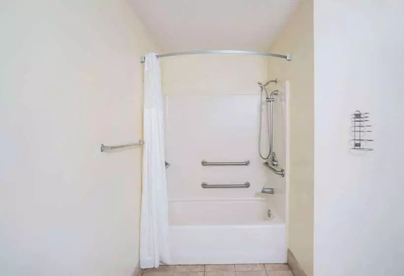 בית מלון כפרי Travelodge By Wyndham Santee