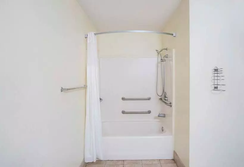 בית מלון כפרי Travelodge By Wyndham Santee