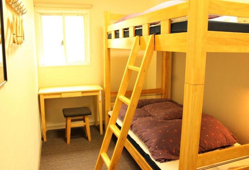 K S House Tokyo Travelers Hostel