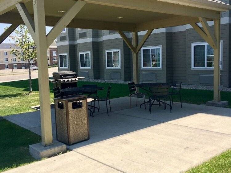 Microtel Inn & Suites By Wyndham Minot