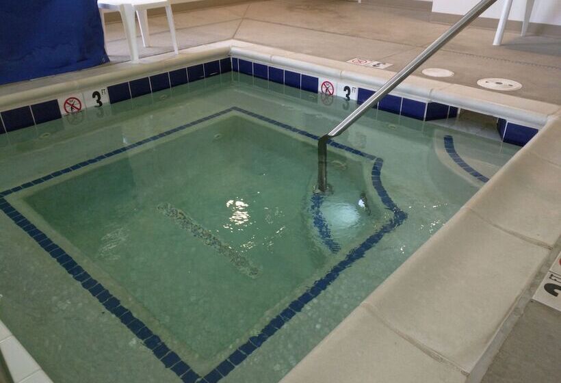 Microtel Inn & Suites By Wyndham Minot