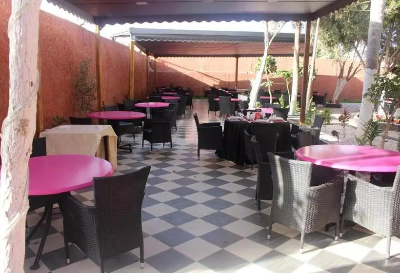 إقامة Nomad Spirit Hotel & Surfcamp