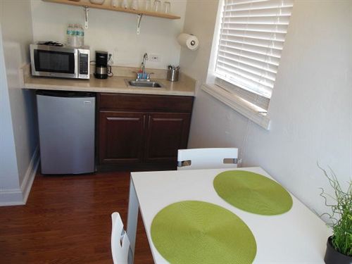 The Harbor Beach Inn