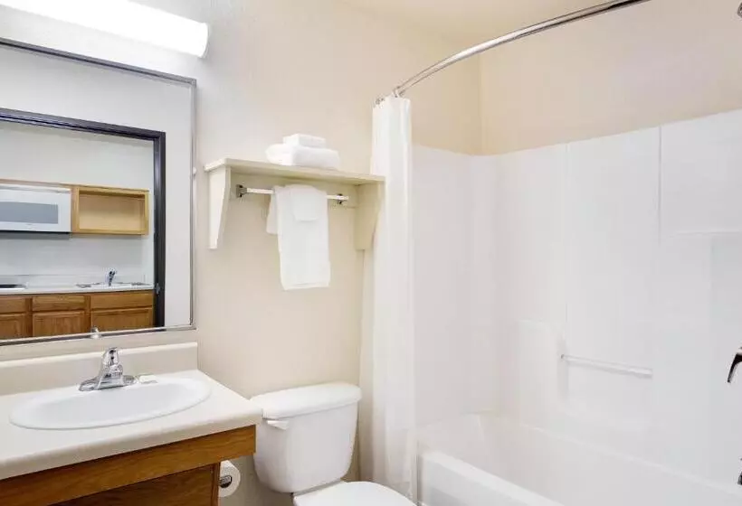 Woodspring Suites Odessa