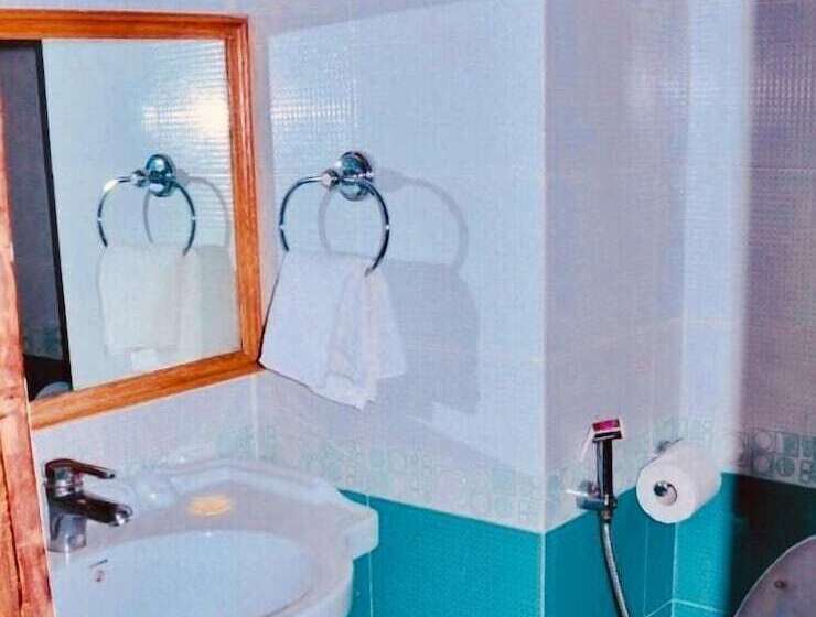 בית מלון כפרי Tatva Bir Tents And